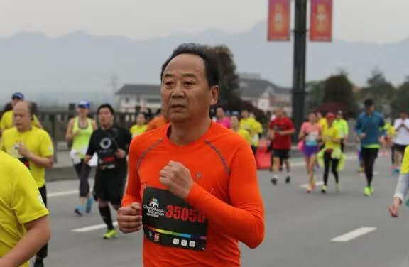 2016成都双遗马拉松.jpg 2016成都双遗马拉松.jpg