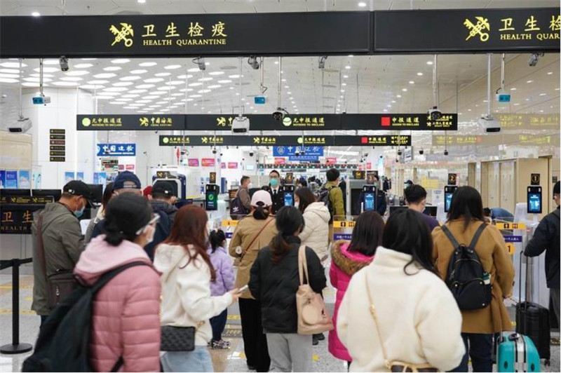 新春新景 橫琴口岸通關暢人氣旺